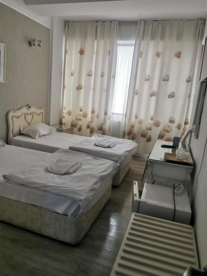 Nevis Fundeni Hotel Boekarest Buitenkant foto